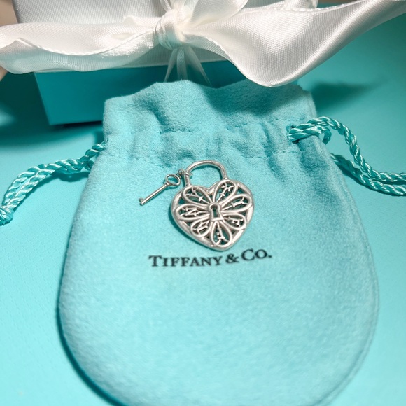 Tiffany & Co Sterling Silver Filigree Heart and Key Pendant - No Chain - Picture 3 of 6